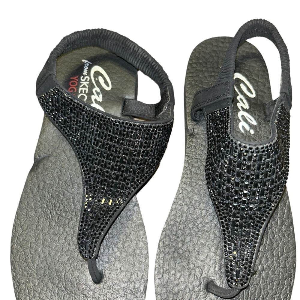 Skechers cali Meditation Rockstar black bling t strap sandals comfort size 7
